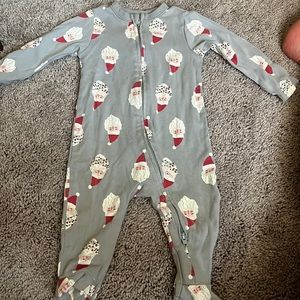 Old navy sleeper pajamas Christmas